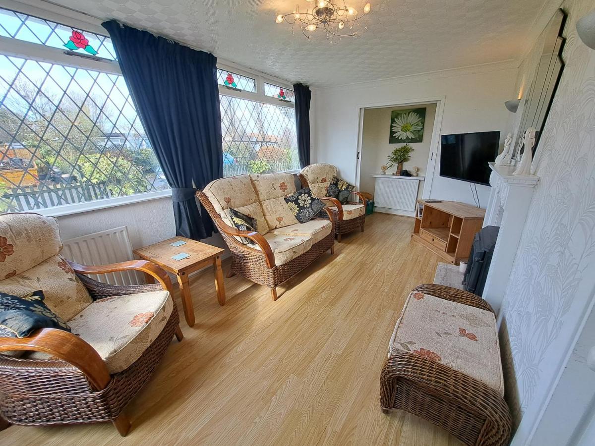 Beach & Tonic Beachside Chalet Humberston 외부 사진