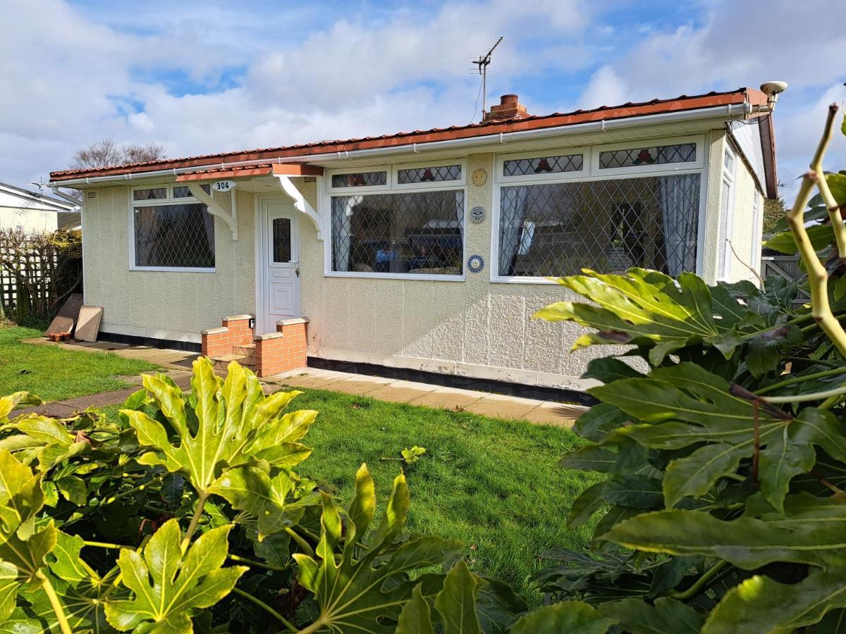 Beach & Tonic Beachside Chalet Humberston 외부 사진