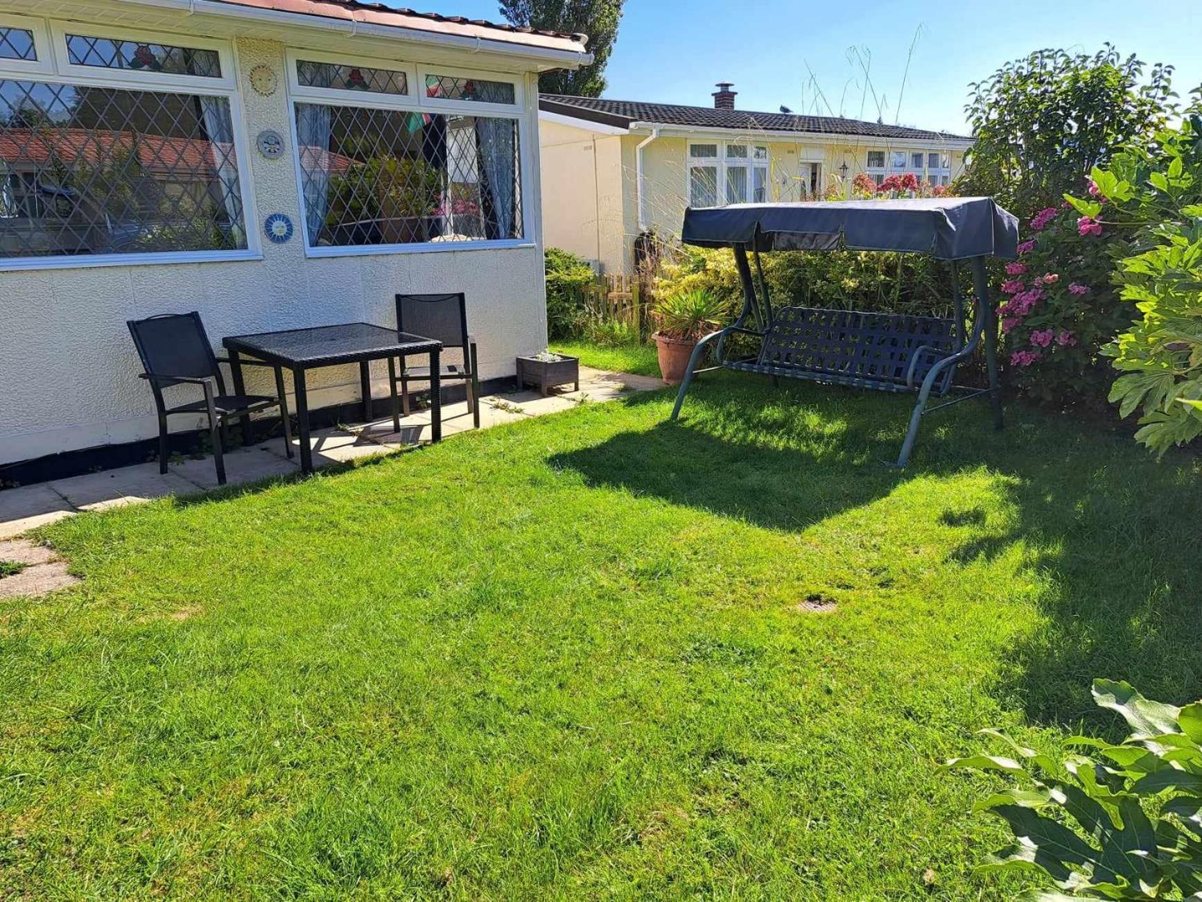 Beach & Tonic Beachside Chalet Humberston 외부 사진
